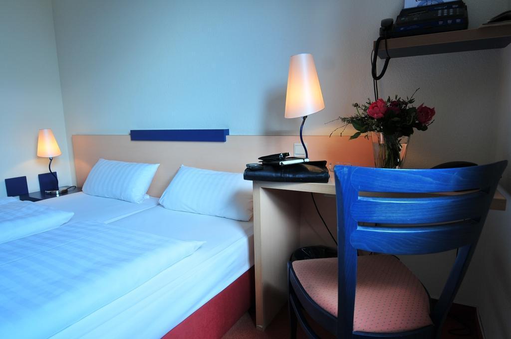 Hotel Am Tierpark Гота Экстерьер фото
